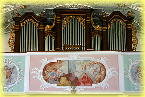 Sieht nicht schlecht aus, ist aber irreparabel: Die Orgel in St. Martin, Batzenhofen